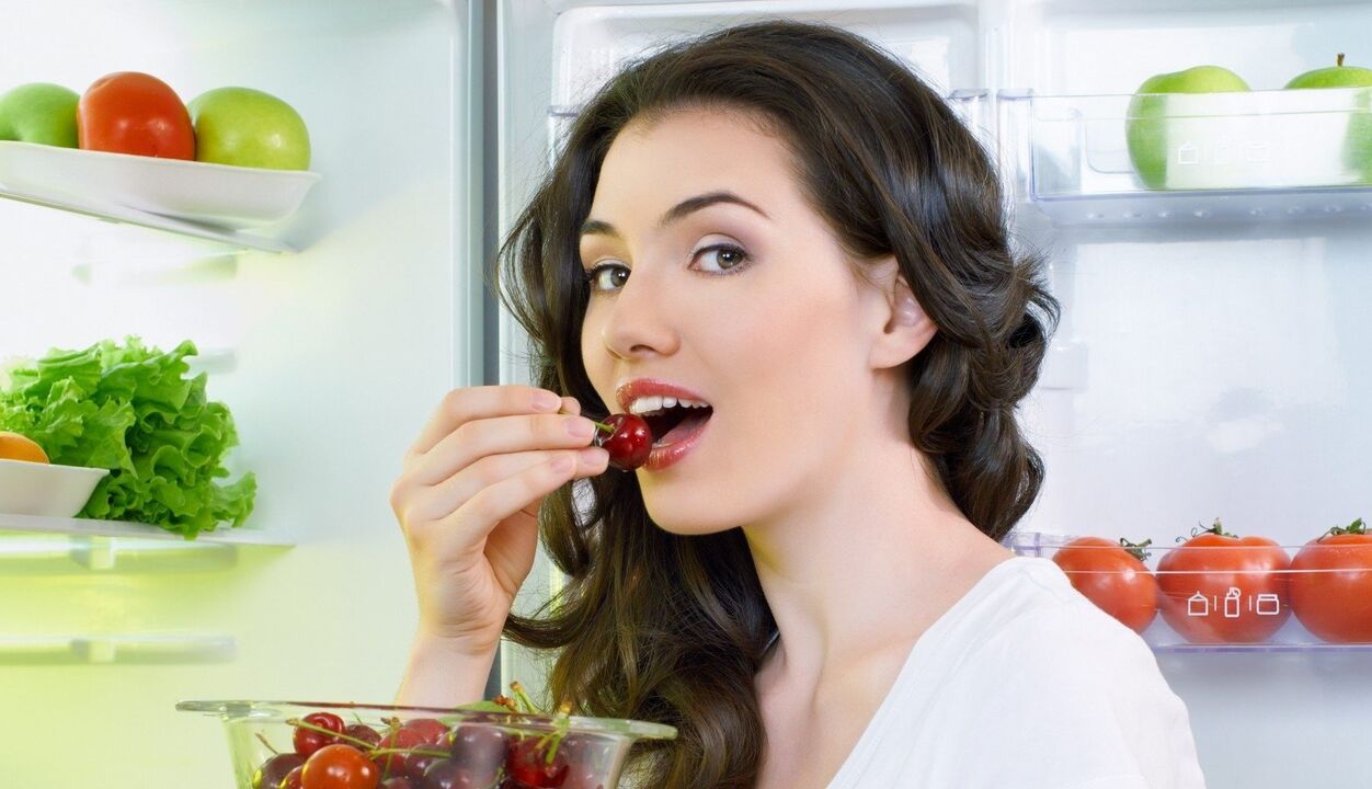 girl eating fruit to enlarge the breast
